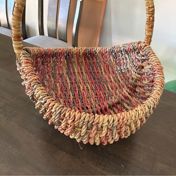 Handwoven Multicolor Basket Large Buttocks Basket Multicolored Farmhouse - Picture 2 of 9